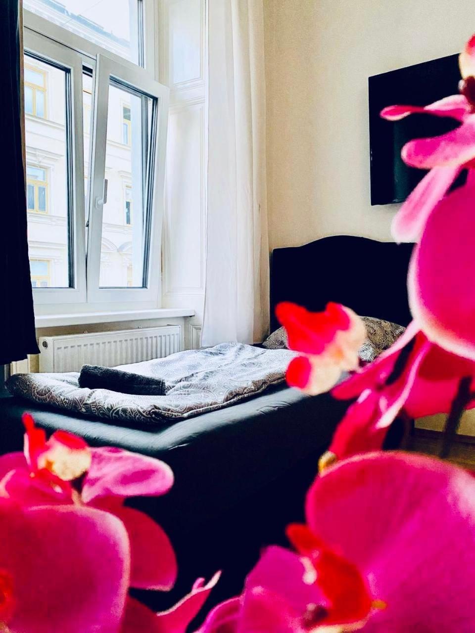 Cozy 2br For 6p, 10min Transport To Stadthalle Apartment *