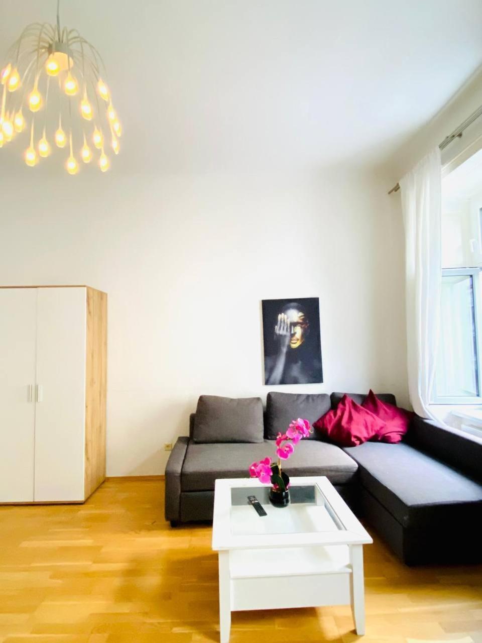 Cozy 2br For 6p, 10min Transport To Stadthalle Apartment Vienna